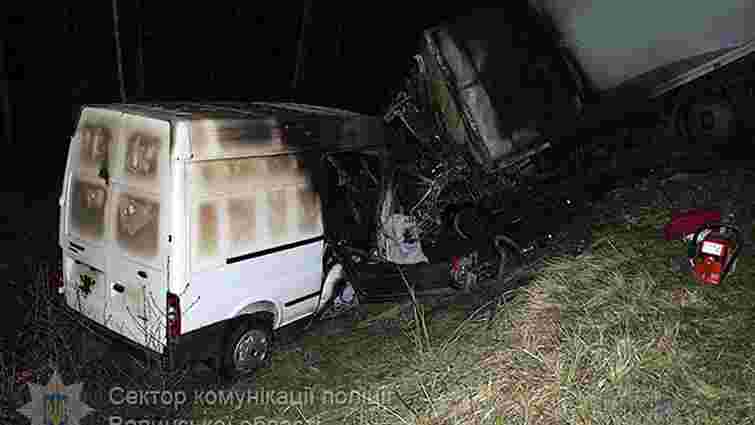 У смертельній ДТП на Волині згоріли вантажівка та мікроавтобус і загинули дві людини