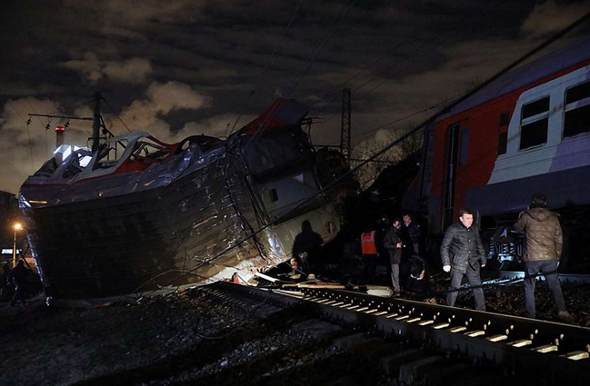 Під Москвою зіткнулись поїзди, постраждали понад 30 осіб