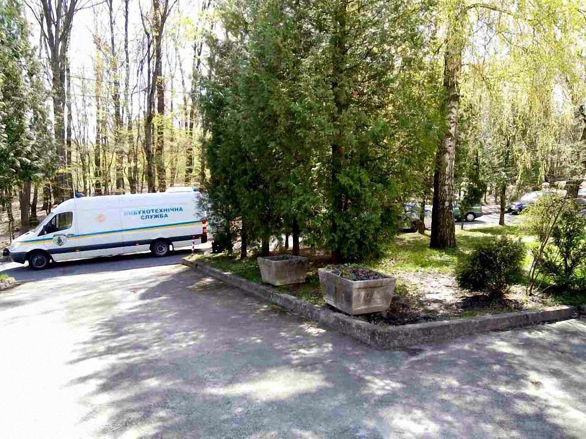 Біля приватного будинку у Львові виявили саморобний вибуховий пристрій