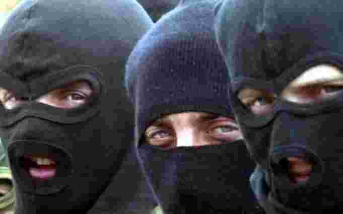 Харківська поліція розшукує злочинців у балаклавах, які побили і пограбували родину