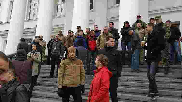 У Полтаві громадські активісти оголосили похід до будинку мера