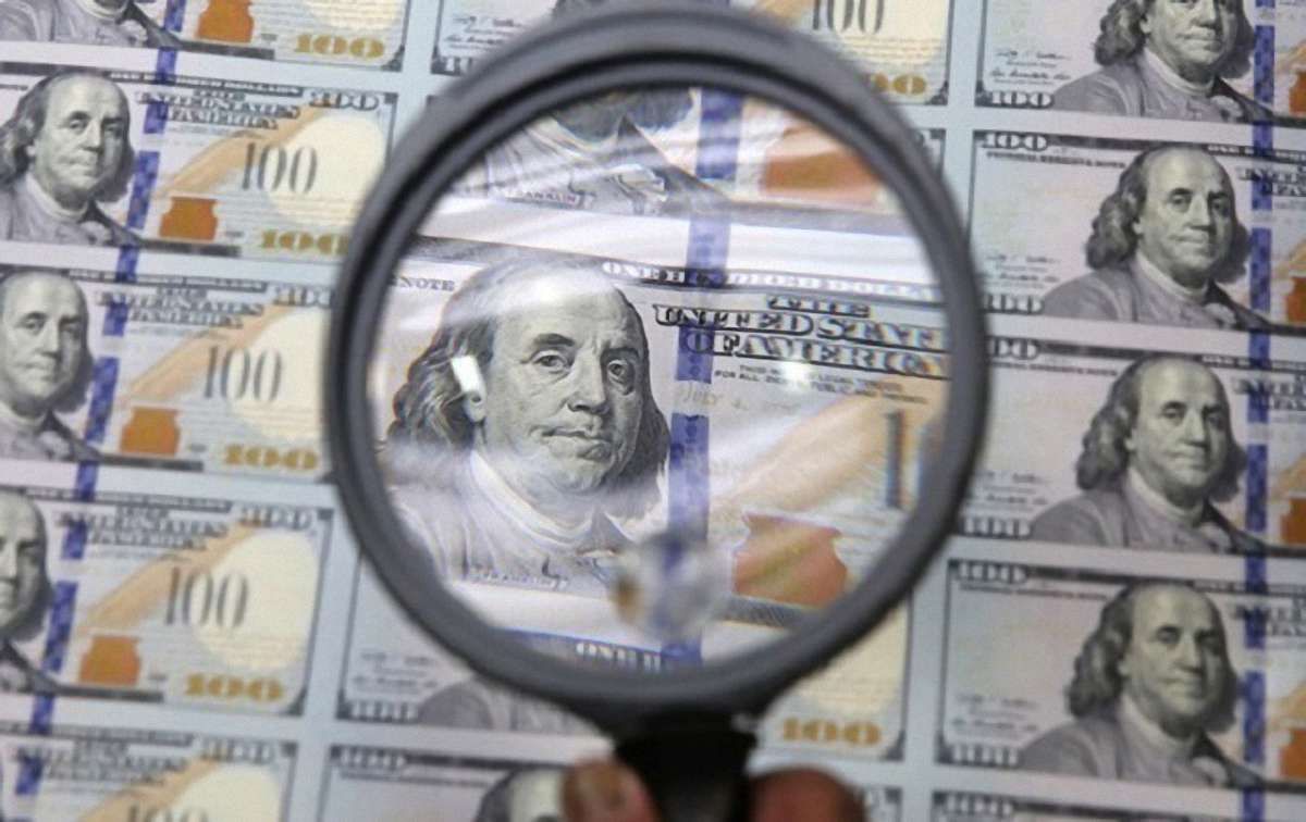 У Львові зловмисники продали 1,5 тис. фальшивих доларів