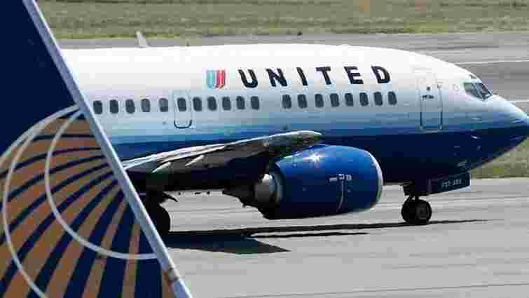 Американська авіакомпанія United Airlines втратила понад $750 млн після інциденту з пасажиром