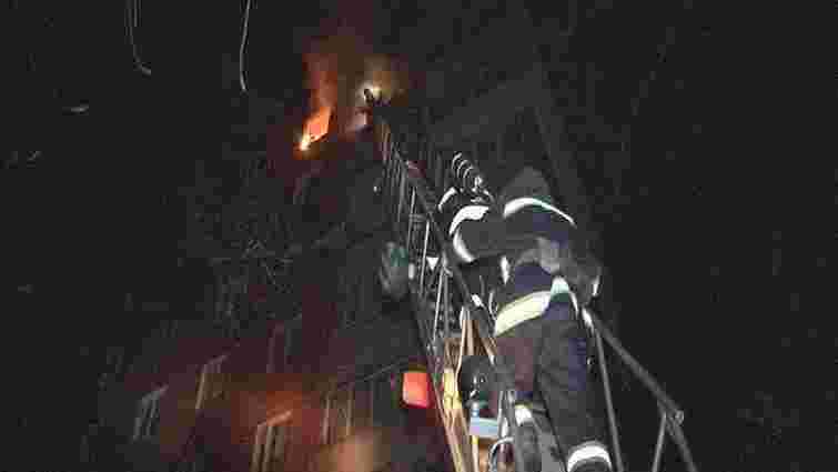 Через пожежу у будинку на Сихові вночі евакуйовували його мешканців