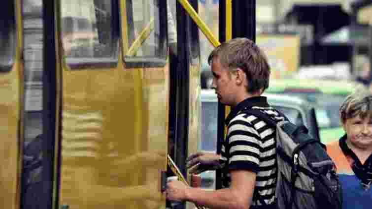 На Великдень у Львові на маршрути виїхала лише третина автобусів
