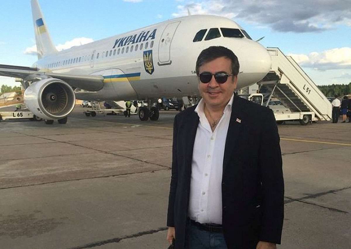Саакашвілі скаржиться, що його брата виганяють з України