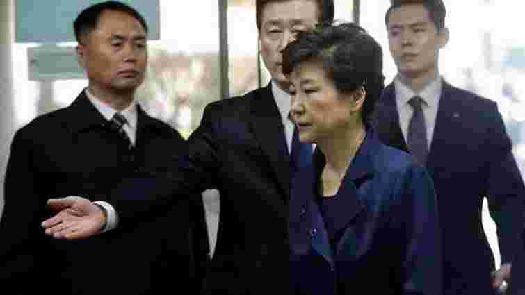 Екс-президенту Південної Кореї офіційно пред'явили звинувачення в корупції