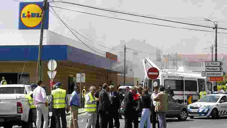 У Португалії літак упав на супермаркет, загинули п'ять осіб