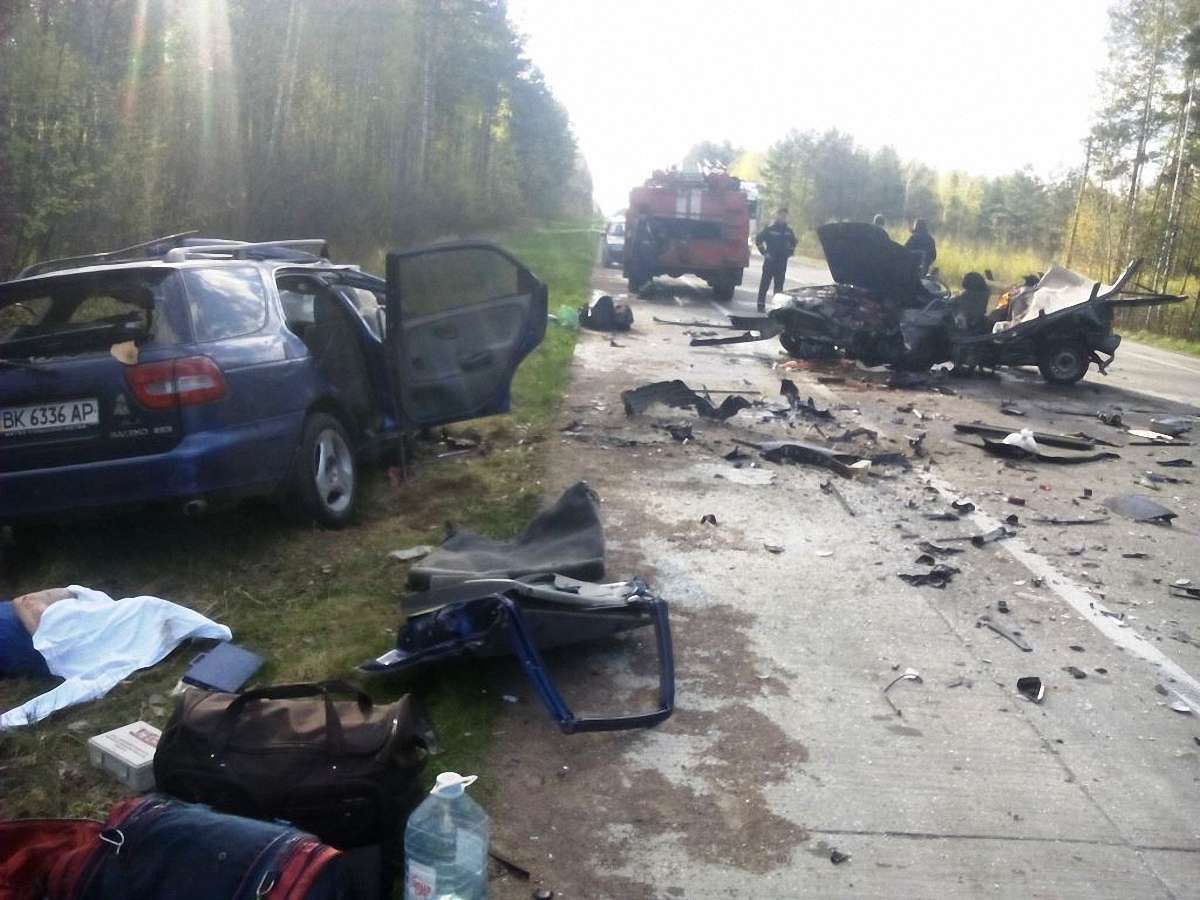 На Житомирщині у масштабному ДТП загинули п'ять людей, ще дві особи - травмовані