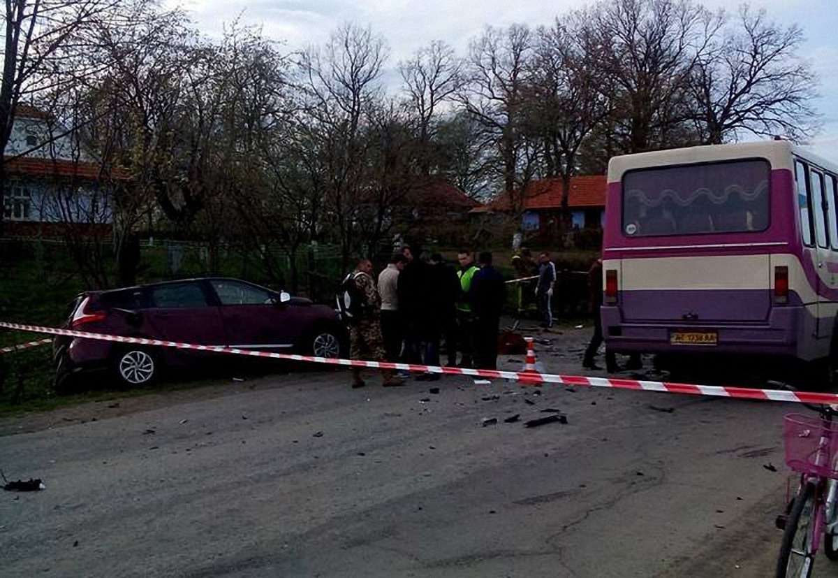 У ДТП з рейсовим автобусом на Прикарпатті загинули чотири людини