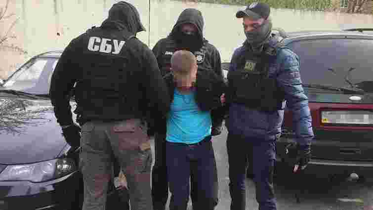 У Києві слідчого поліції зловили на хабарі у ₴100 тис.