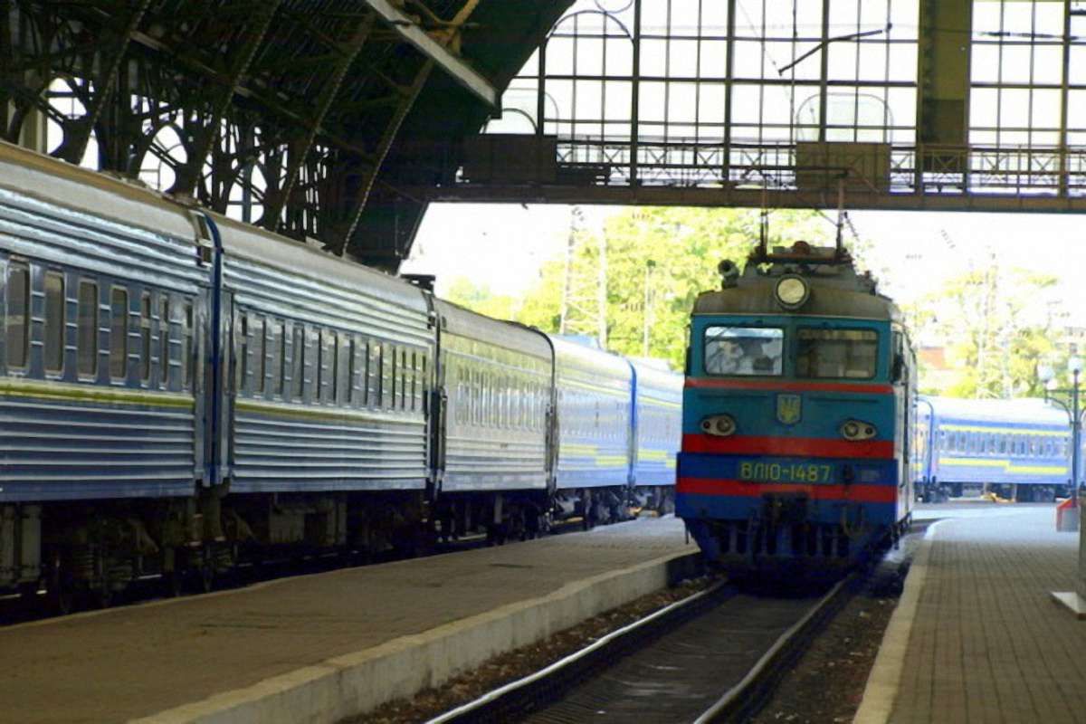 На вихідні «Укрзалізниця» призначила два додаткові поїзди з Києва у західному напрямку