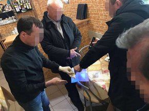 На хабарі у ₴40 тис. затримали одного з керівників львівського аеропорту