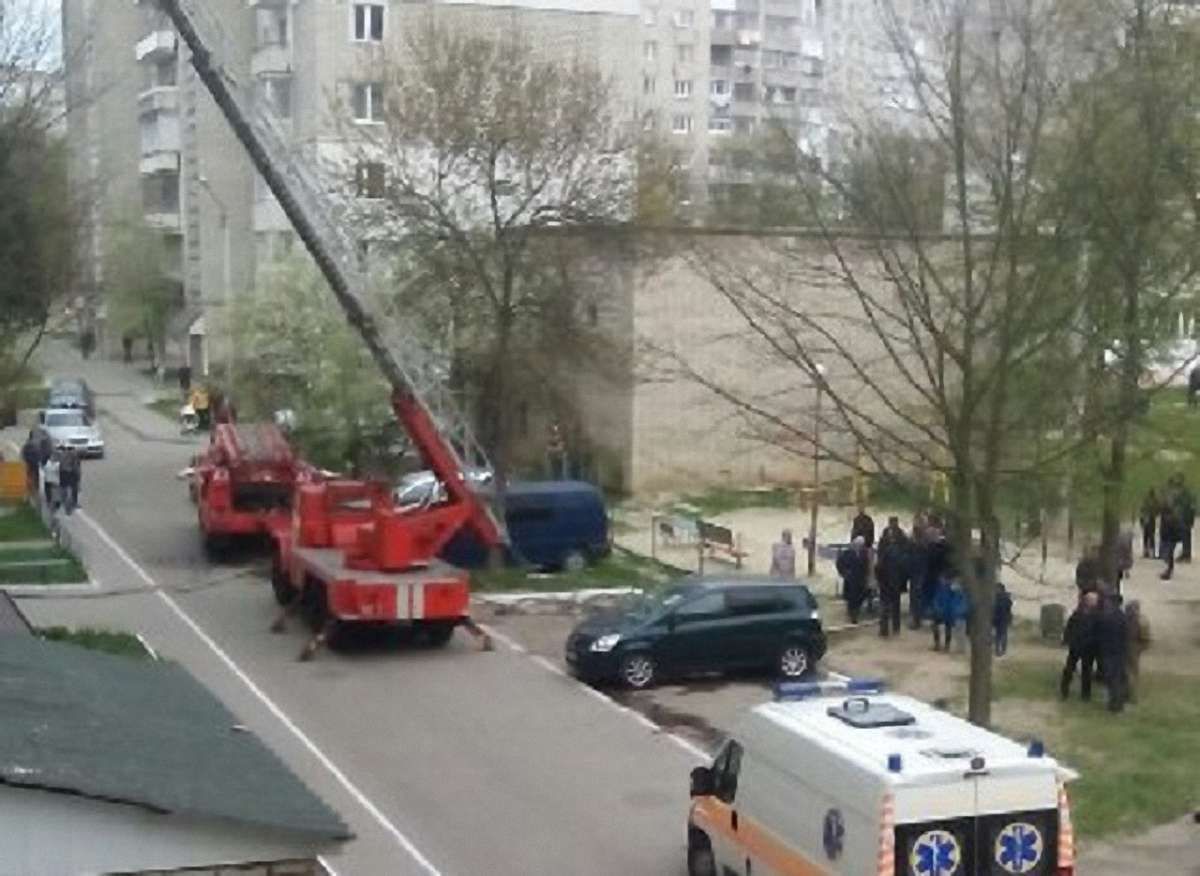 У Новояворівську виникла пожежа в квартирі з двома дітьми