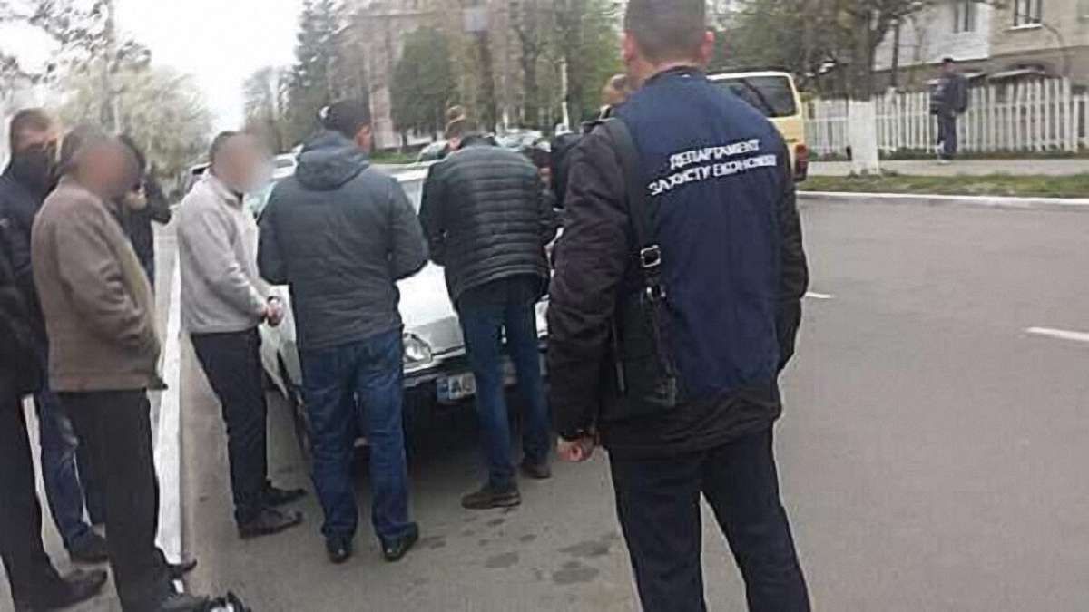 На Волині викрили адвоката, який вимагав гроші від підсудного