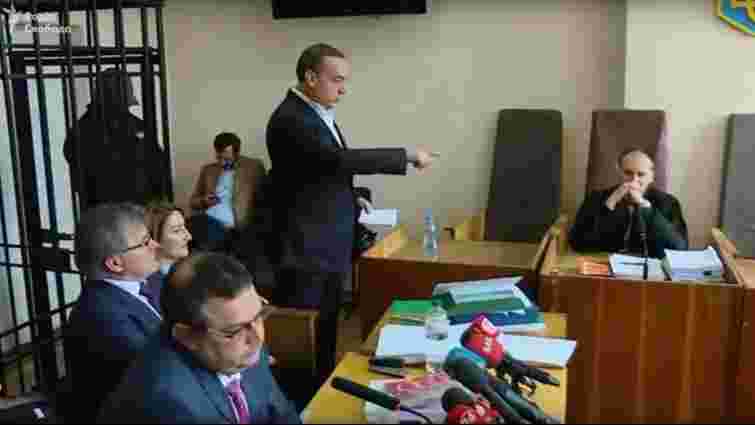 Депутат Леонід Ємець пообіцяв скласти мандат у разі втечі Мартиненка