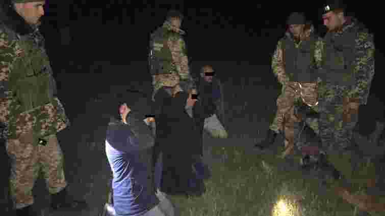 На Львівщині прикордонники затримали трьох турецьких нелегалів