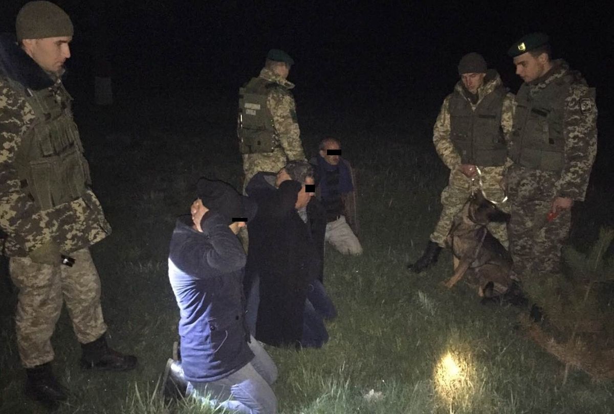 На Львівщині прикордонники затримали трьох турецьких нелегалів