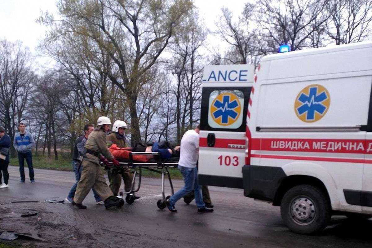На Дніпропетровщині внаслідок зіткнення двох легкових авто загинули двоє людей
