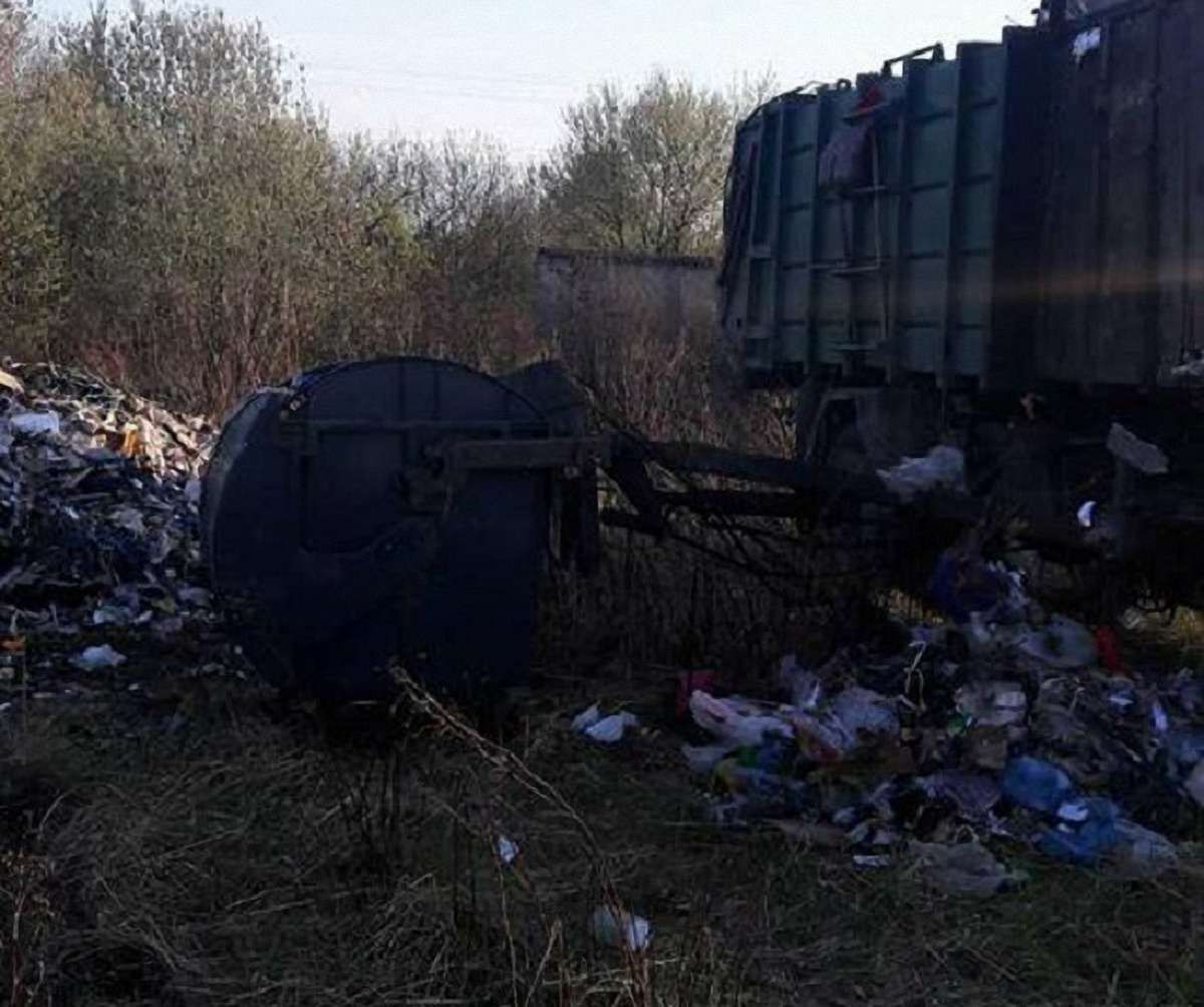 За фактом викиду сміття у Рясному проведуть службове розслідування