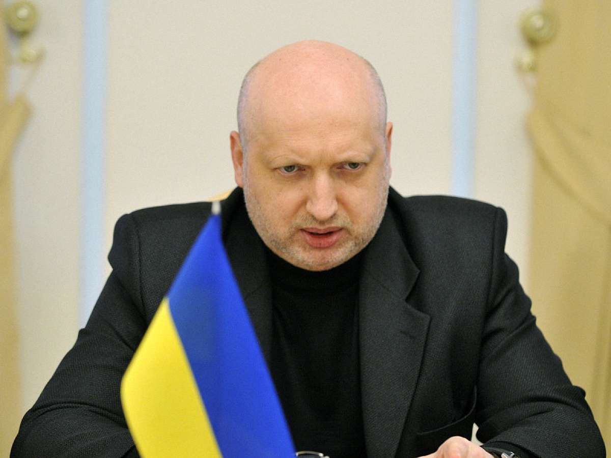 Україна готова блокувати сепаратистське та російське телерадіомовлення в зоні АТО, - Турчинов