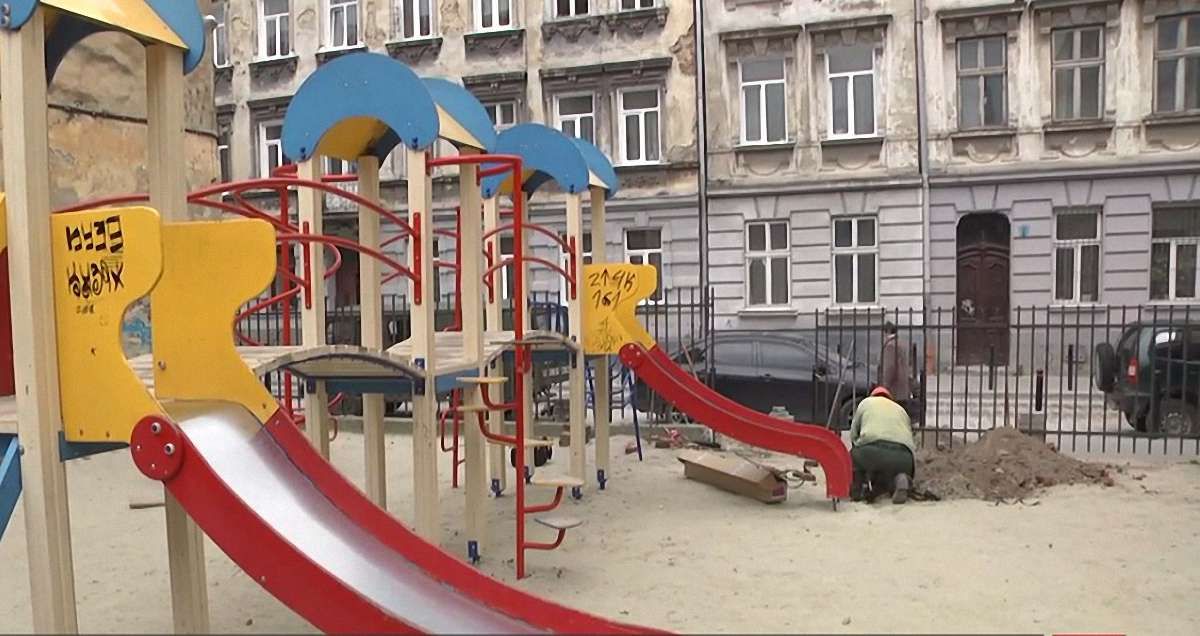 Доступ до майданчика у Львові, під яким пролягає високовольтна лінія, обмежать