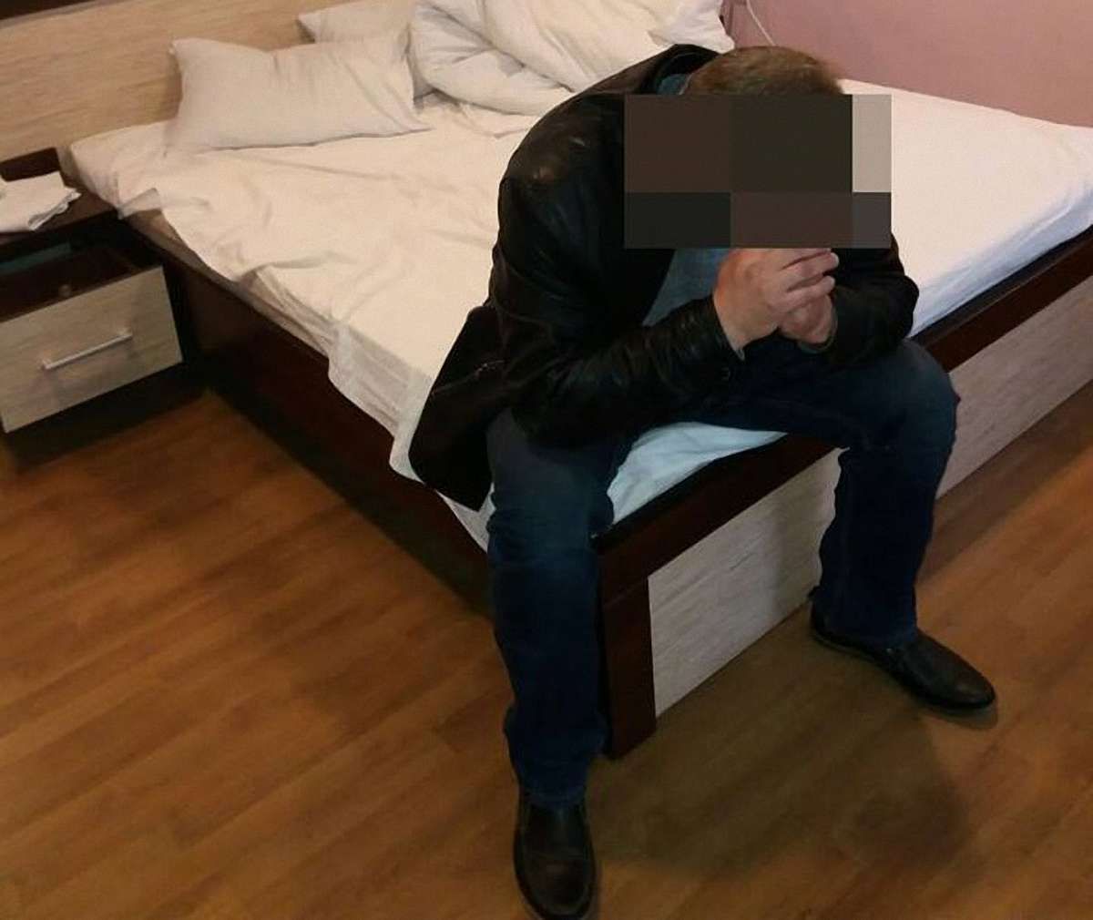 У львівському готелі затримали педофіла під час зустрічі з 14-річним підлітком