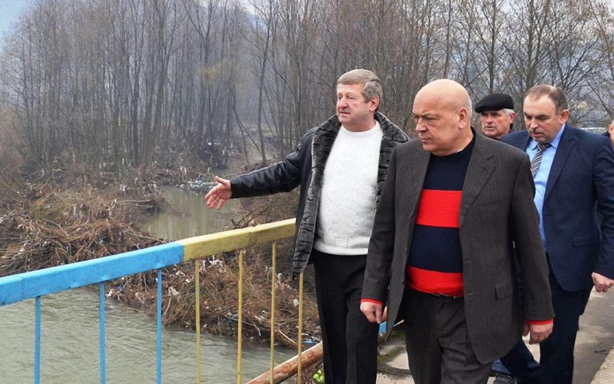 Сільські голови на Закарпатті нараховують собі по 500% премії, — Москаль