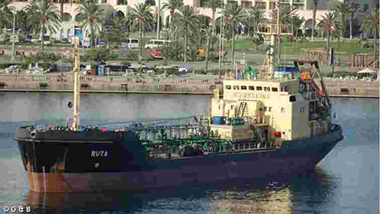 ВМС Лівії з боєм затримали український танкер біля Тріполі