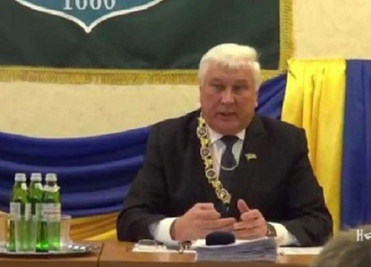 На Харківщині вантажівка збила мера Дергачів