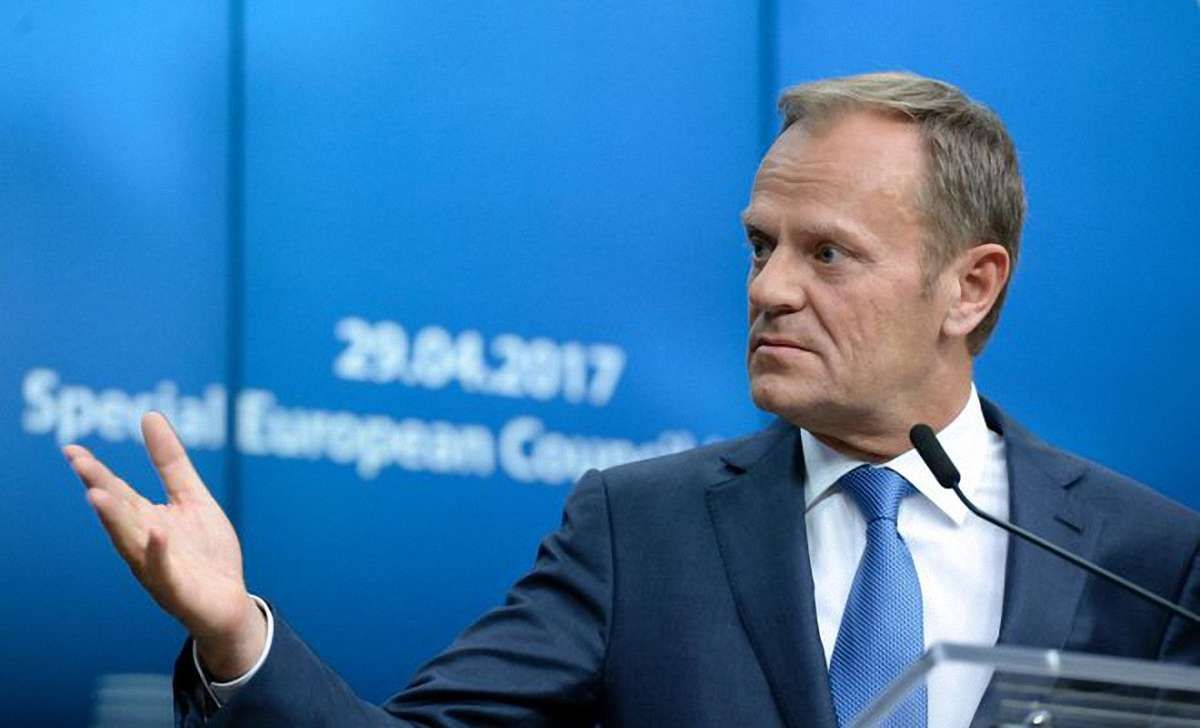 Польського консула відсторонили за публікацію колажу Дональда Туска  у нацистській формі