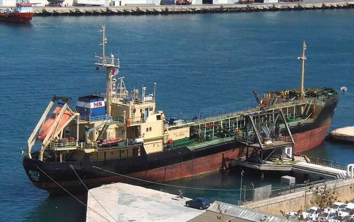 У Лівії засудили 14 українських моряків за контрабанду нафти