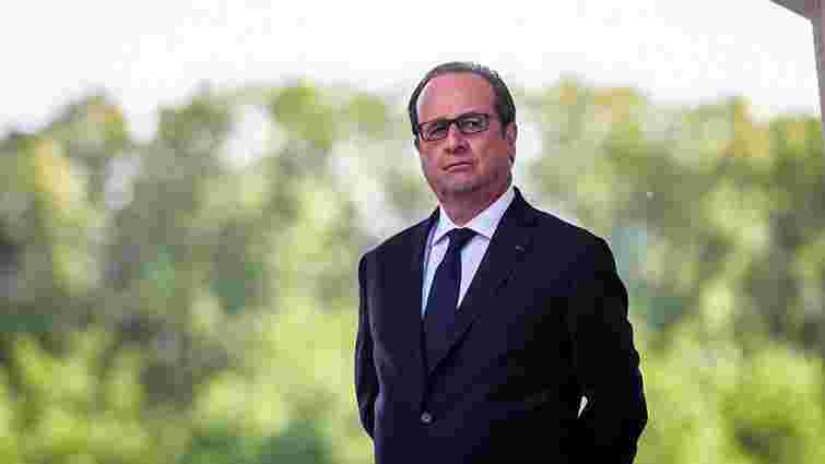 Франсуа Олланд закликав французів не допустити Ле Пен до влади