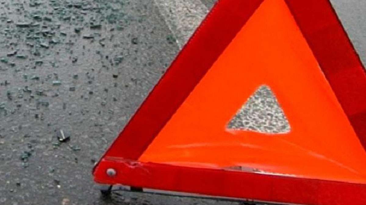 У Жовківському районі чоловік загинув під колесами авто 