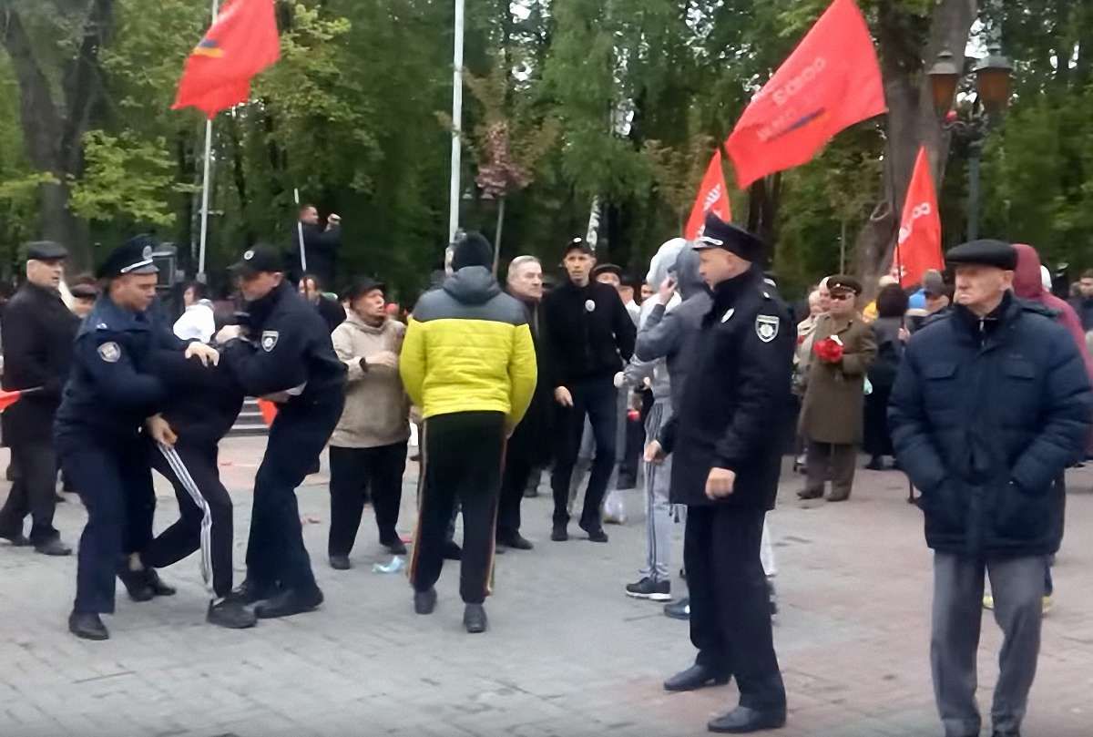 Під час першотравневого мітингу у Вінниці сталися сутички