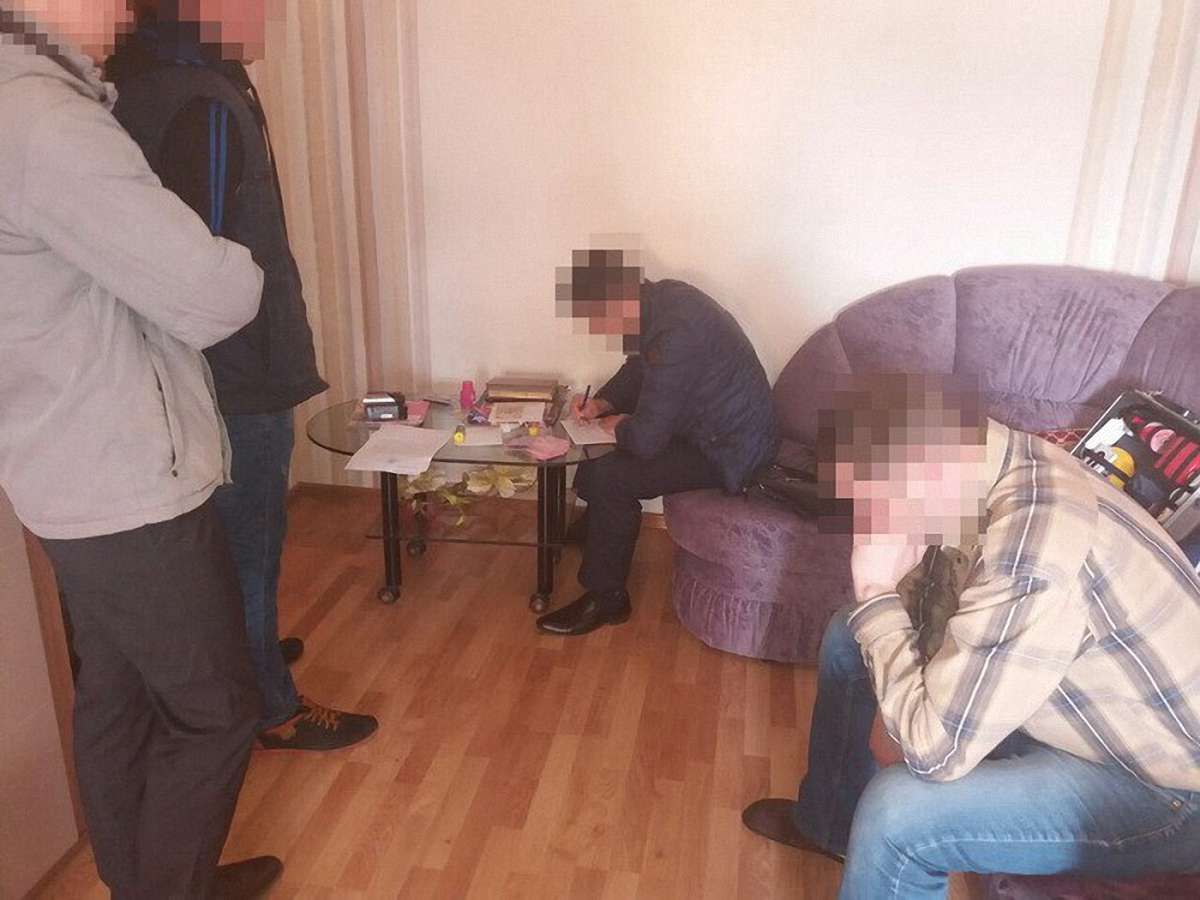 На Чернігівщині СБУ затримала на хабарі старшого інспектора митниці