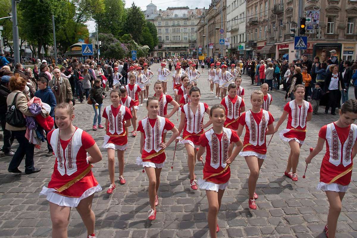 Львів народився