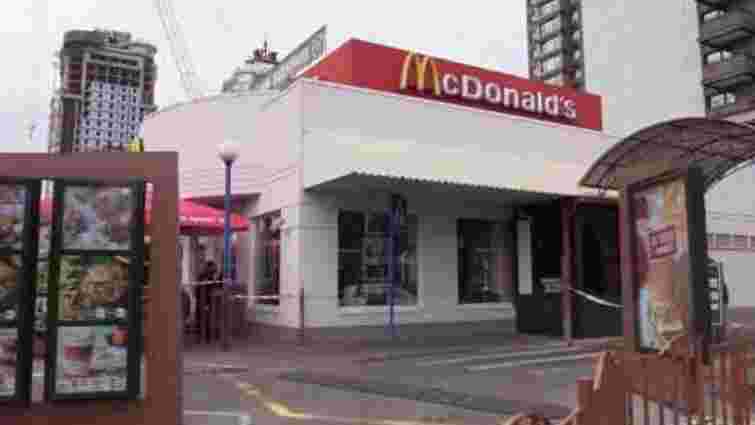 Невідомий вбив відвідувача київського McDonald's одним ударом