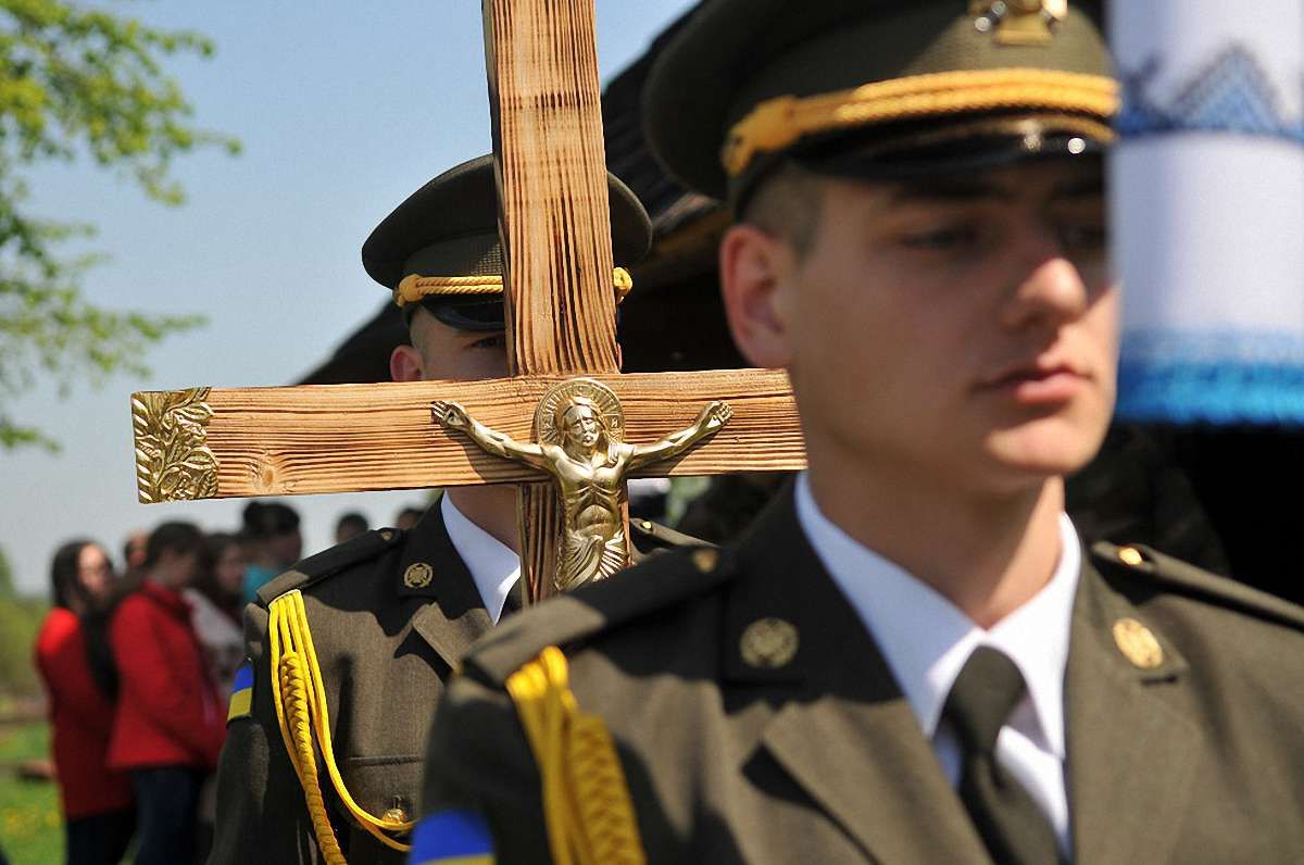 На Львівщині перепоховали вояків СРСР, які загинули у 1944 році
