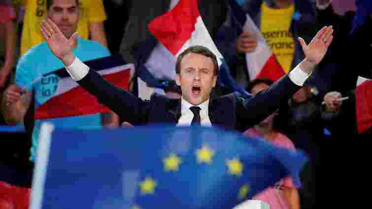 За попередніми результатами виборів у Франції - переміг Еммануель Макрон