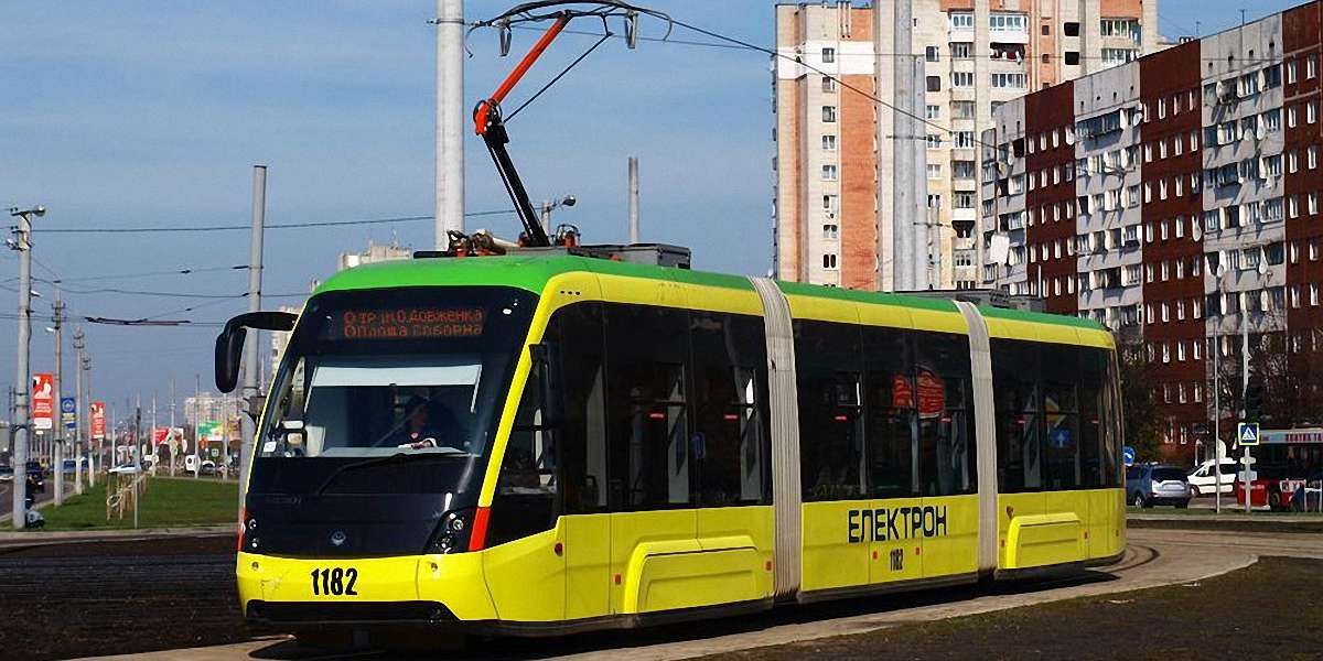 У львівському електротранспорті запровадили безготівкову оплату за пільгові квитки