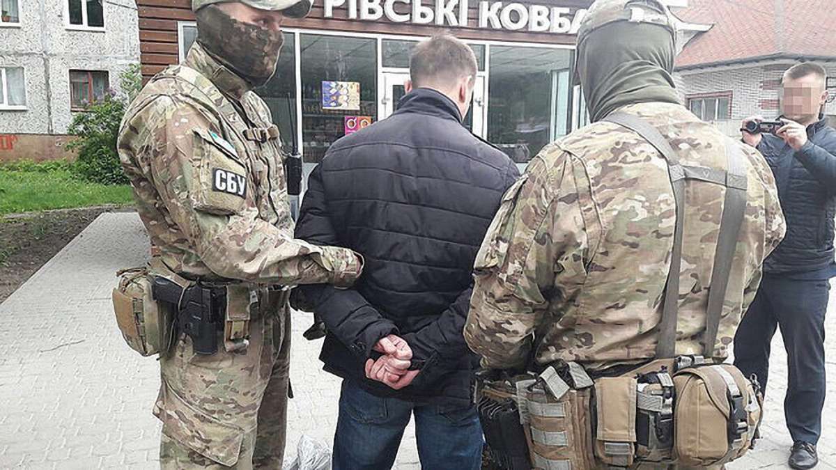 У Житомирі співробітник внутрішньої безпеки Нацполіції «кришував» повій