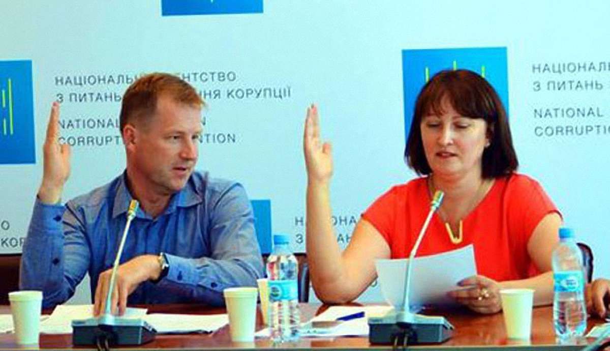 Заступник голови НАЗК звинуватив Наталію Корчак у блокуванні перевірки декларацій