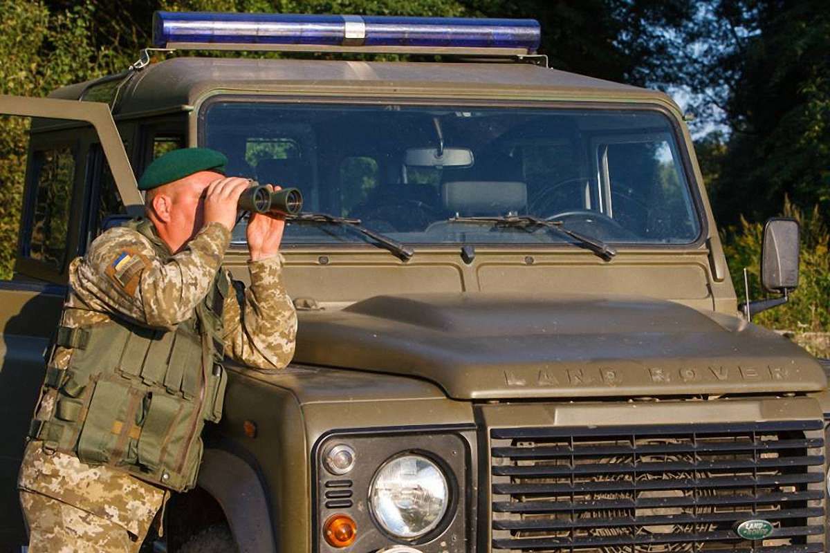 У Краковці прикордонник врятував вагітну жінку, яка намагалась повіситись
