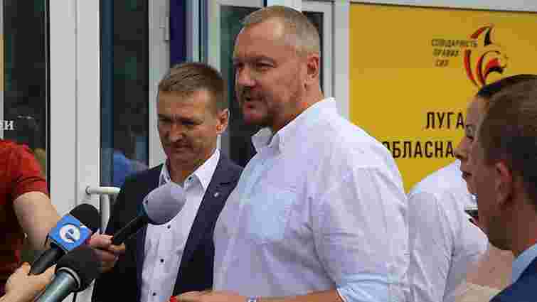 Народний депутат, що пропонував віддати Крим Росії, позивається до Петра Порошенка
