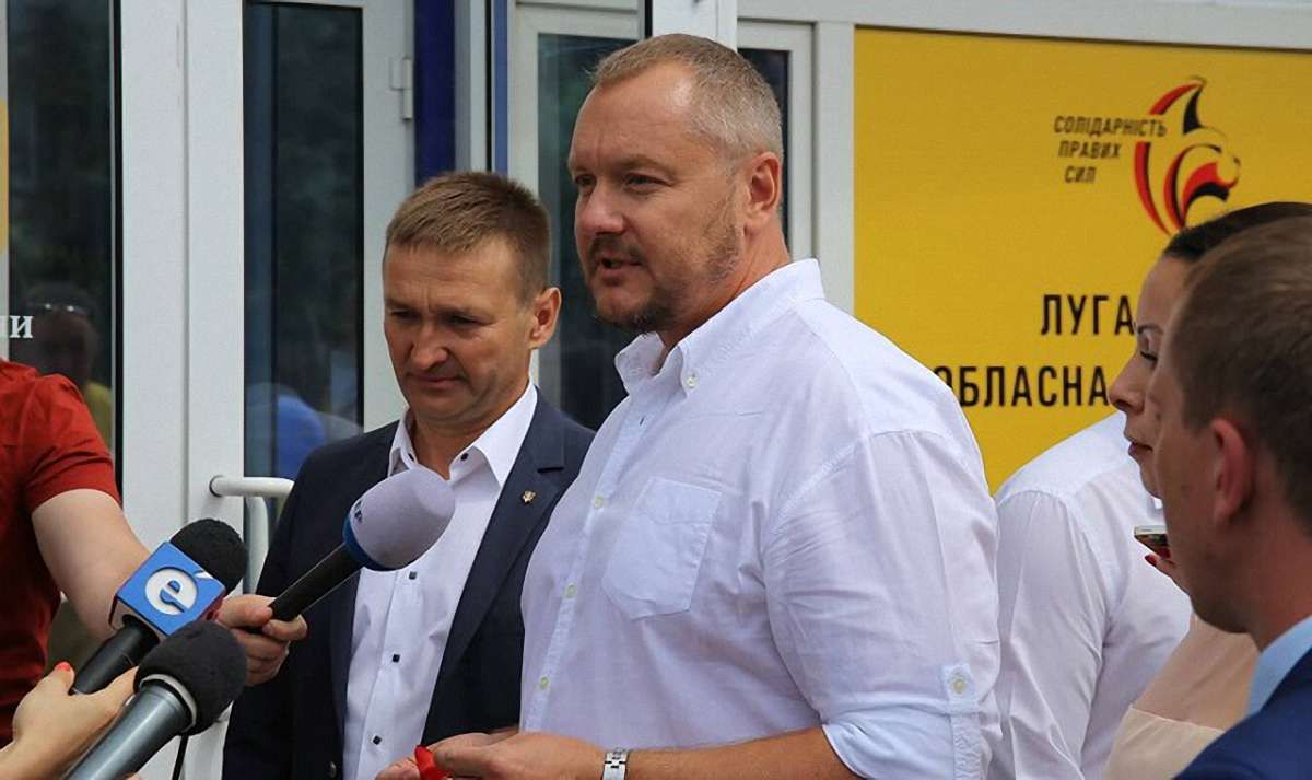 Народний депутат, що пропонував віддати Крим Росії, позивається до Петра Порошенка