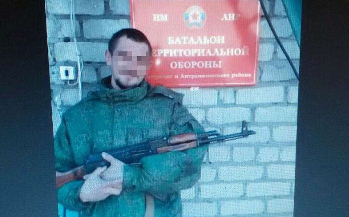 CБУ і військові затримали озброєного бойовика «ЛНР», який знущався над полоненими