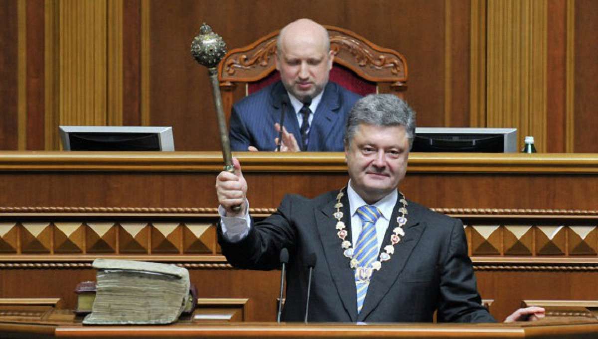 Петро Порошенко стверджує, що говорити про другий термін президентства ще зарано