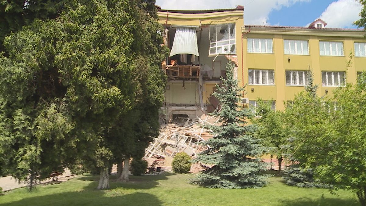 У Коломиї обвалилася стіна економіко-правового коледжу