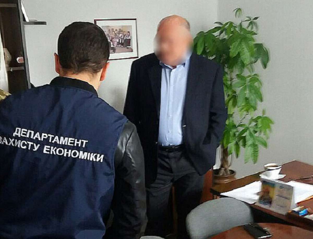 За систематичне хабарництво затримали посадовця Нацполіції Львівщини